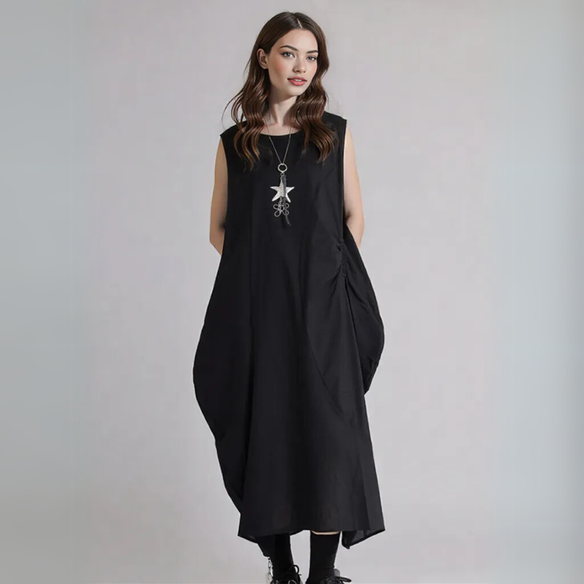 Sleeveless Black Cargo Maxi Dress with Oversized Pockets – Edgy Minimalist Look-SimpleModerne