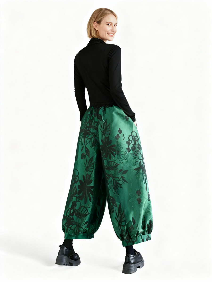 Elegant Floral Lantern Pants in Green with Pocket Detail – Relaxed Fit for Modern Style-SimpleModerne