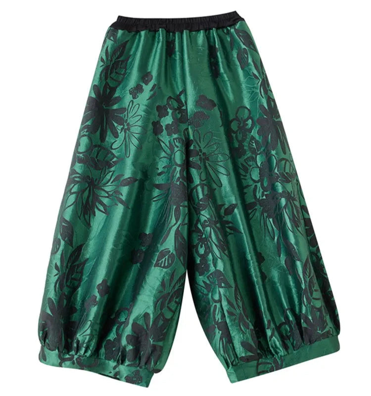 Elegant Floral Lantern Pants in Green with Pocket Detail – Relaxed Fit for Modern Style-SimpleModerne