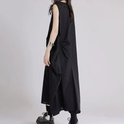 Sleeveless Black Cargo Maxi Dress with Oversized Pockets – Edgy Minimalist Look-SimpleModerne