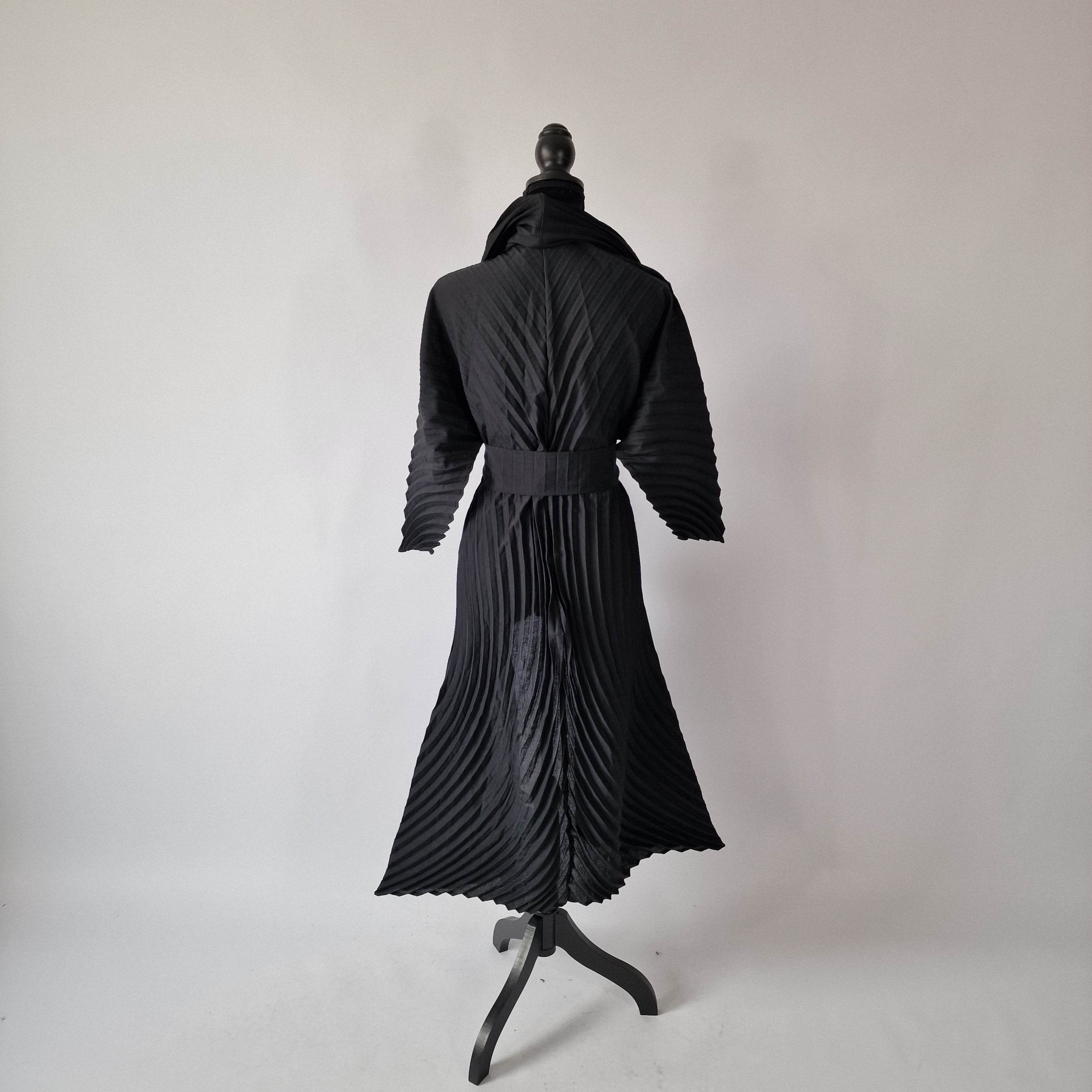 Casual Minimal Goth Pleated Windbreaker