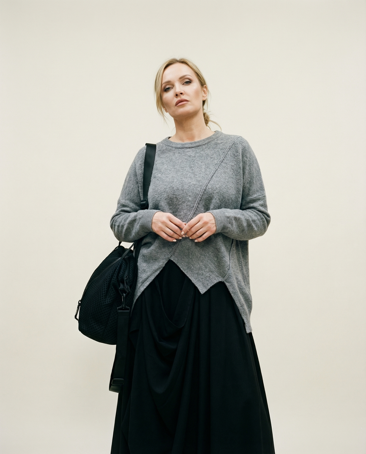 Asymmetrical Hem Oversized Knit Sweater – Gray | Casual Minimal Goth-SimpleModerne