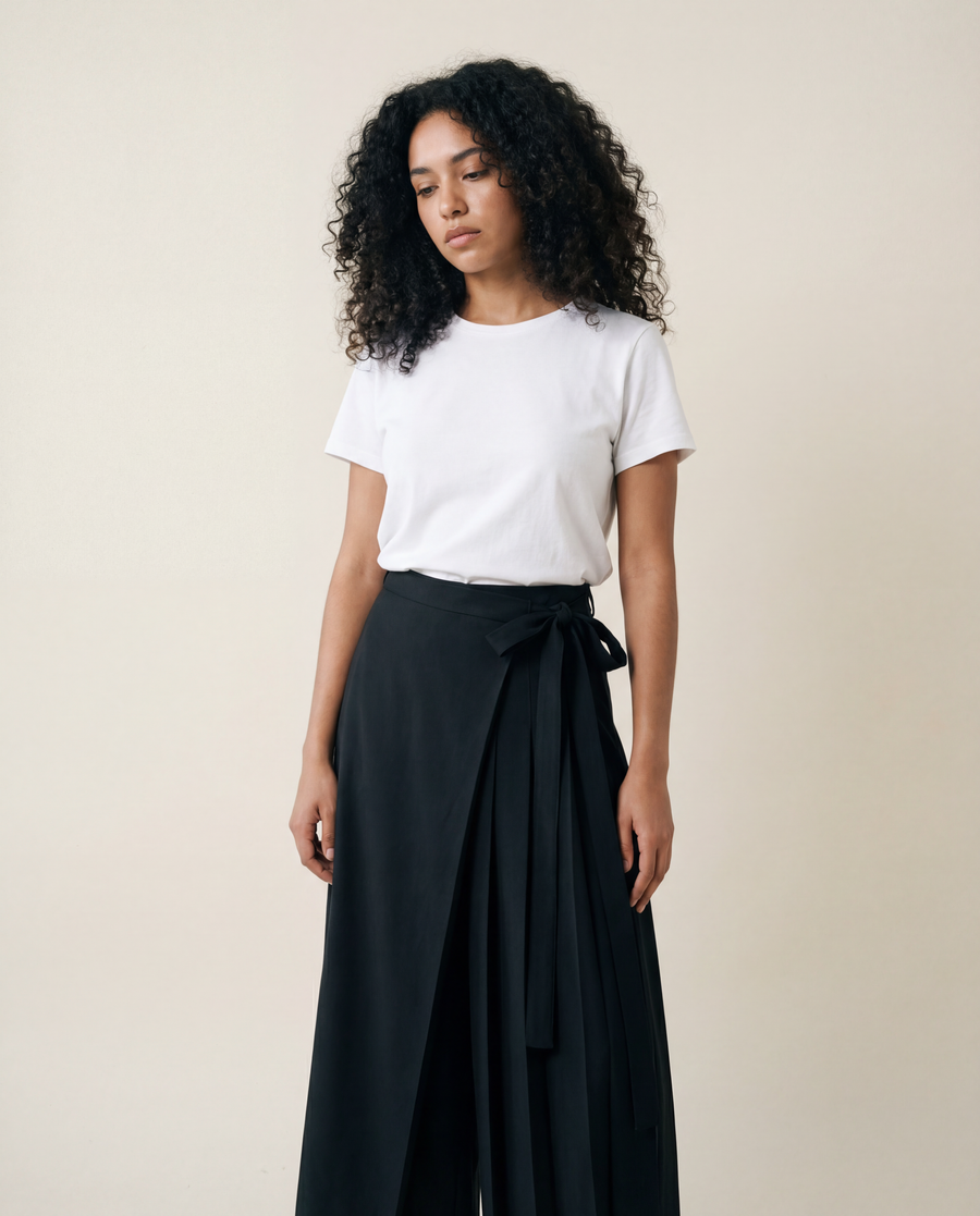 Black Skirt-Pant Hybrid with Pleated Overlay – Edgy and Unique Design for Modern Styles-SimpleModerne