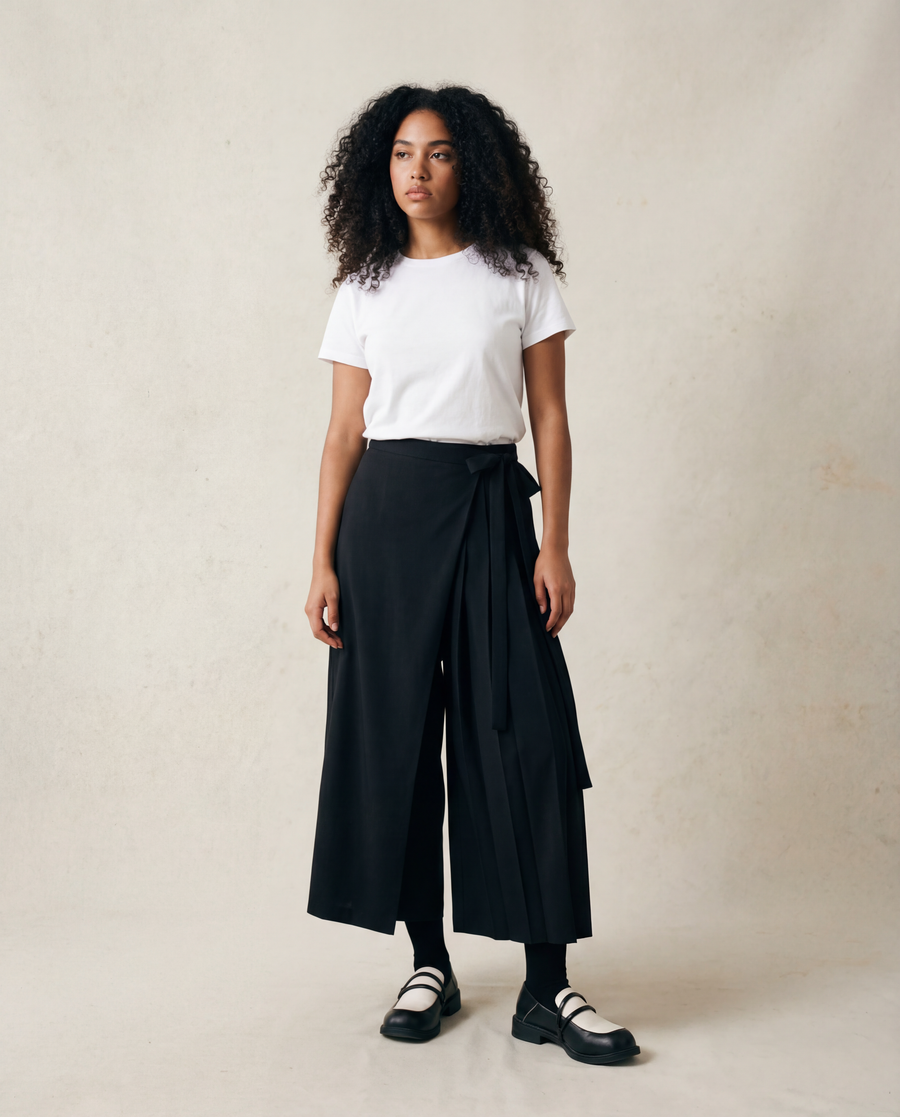 Black Skirt-Pant Hybrid with Pleated Overlay – Edgy and Unique Design for Modern Styles-SimpleModerne