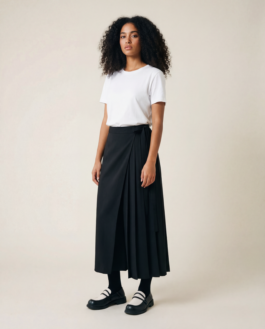 Black Skirt-Pant Hybrid with Pleated Overlay – Edgy and Unique Design for Modern Styles-SimpleModerne