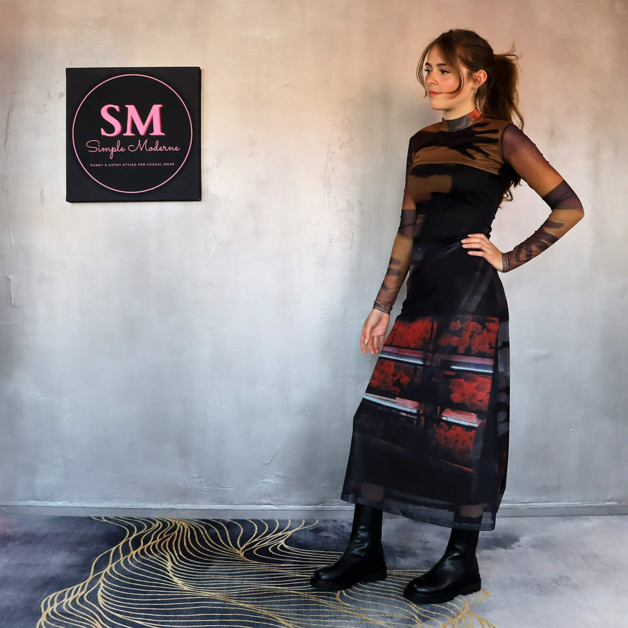 Casual Minimal Goth Chic Print Lite Bodycon Dress with Sleeves-SimpleModerne