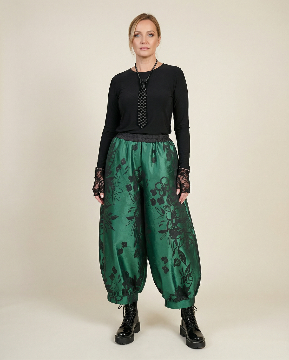 Elegant Floral Lantern Pants in Green with Pocket Detail – Relaxed Fit for Modern Style-SimpleModerne
