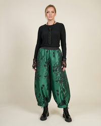 Elegant Floral Lantern Pants in Green with Pocket Detail – Relaxed Fit for Modern Style-SimpleModerne