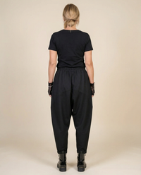 Street Style Black Harem Trousers with Relaxed Fit and Modern Edge-SimpleModerne