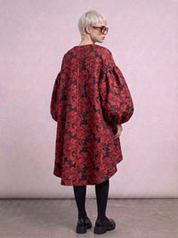 Red Floral Lantern Sleeve Asymmetrical Winter Dress – High-Low Pullover Style-SimpleModerne