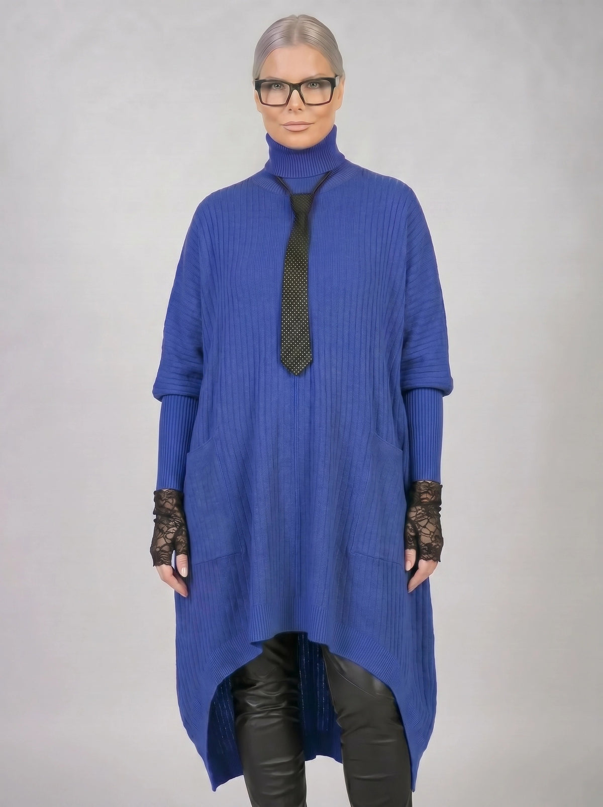 Urban Meets Urban Laisvalaikio Nuotaka Oversize Fit Blue Sweater-SimpleModerne