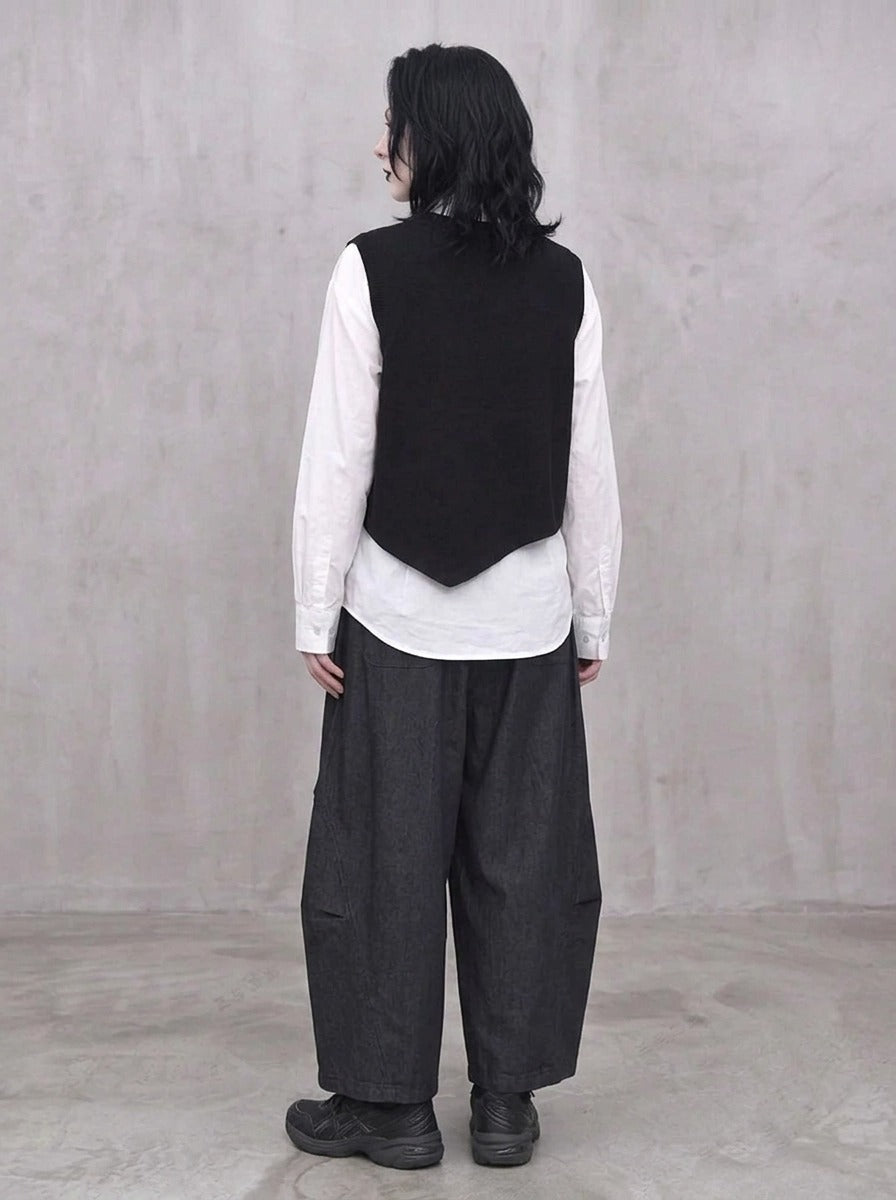 Tonal Figure Knitted Vest – Asymmetric Minimal Goth Sleeveless Knit in Black-SimpleModerne