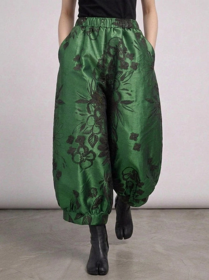 Re-launch Elegant Floral Lantern Pants in Green with Pocket Detail – Relaxed Fit for Modern Style