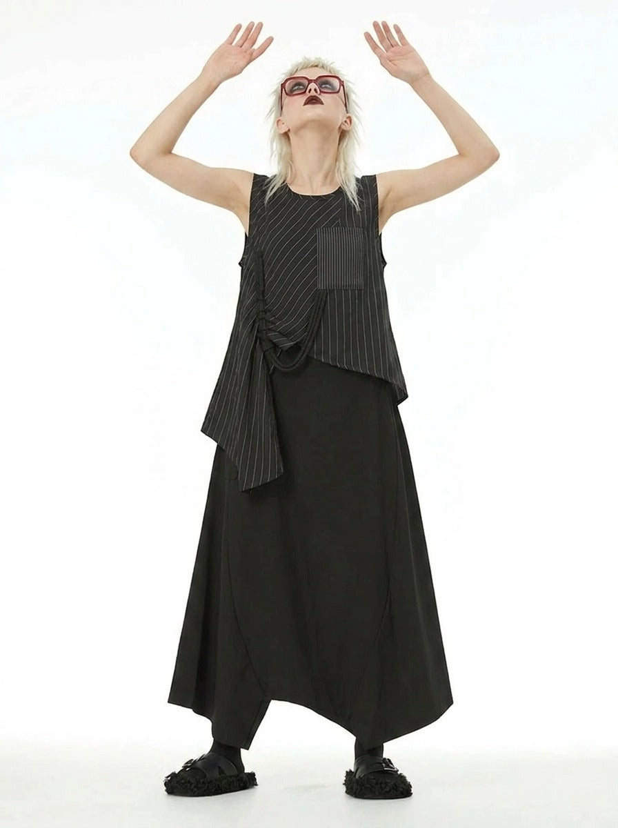 Deep Harem Capri Trousers – Black-SimpleModerne