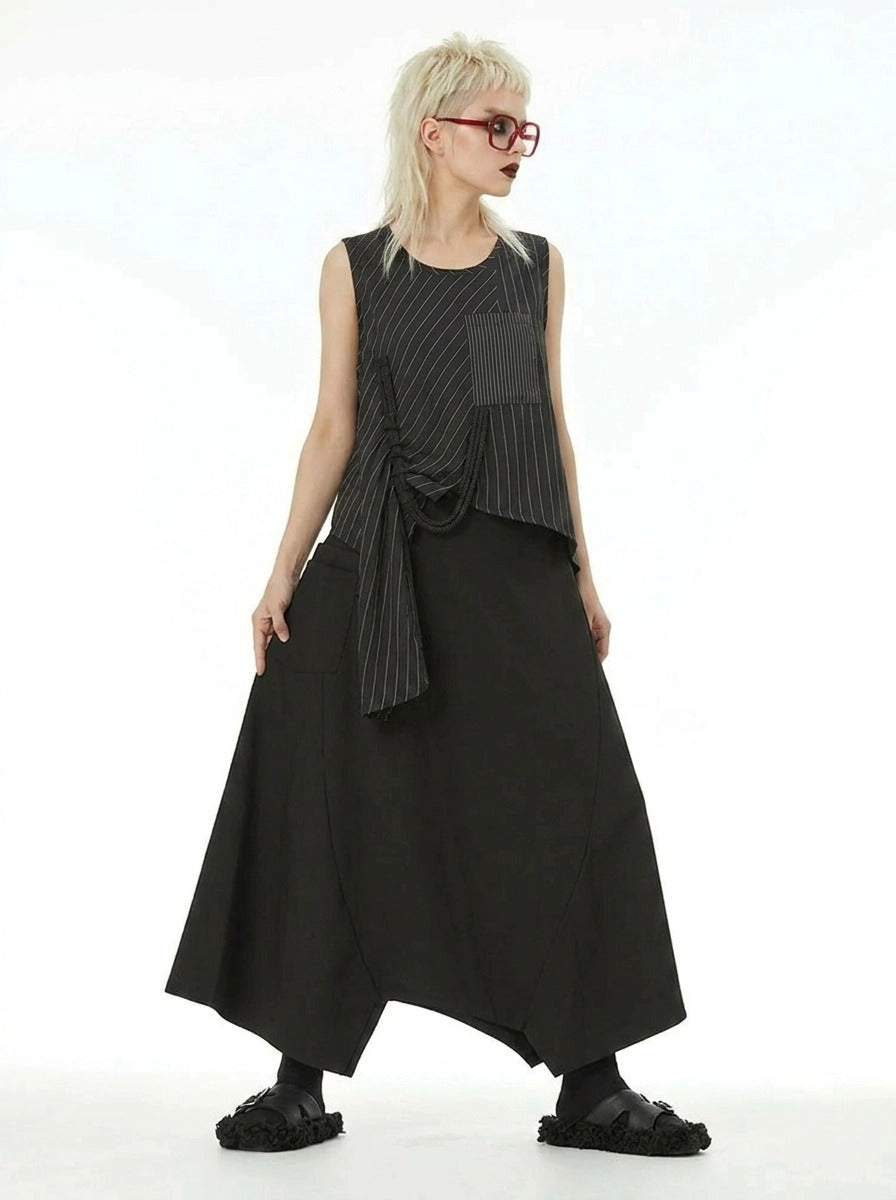 Deep Harem Capri Trousers – Black-SimpleModerne