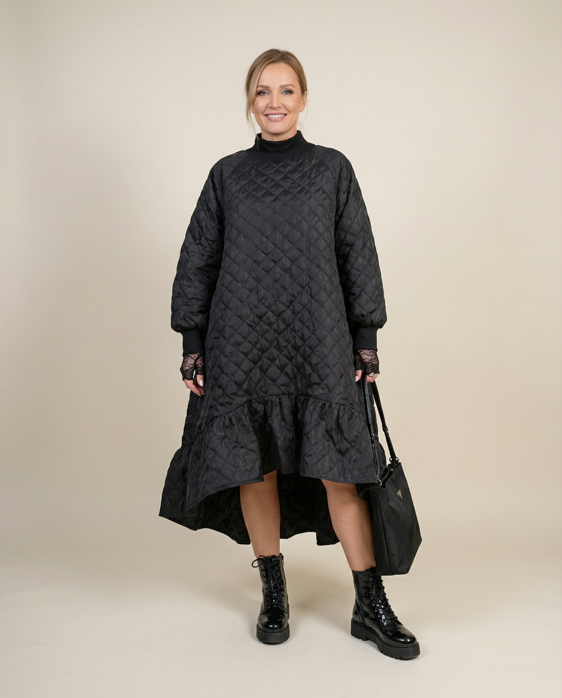Quilted Winter Dress with Turtleneck and Knitted Cuffs - Warm and Styl SimpleModerne Quilted Winter Dress with Turtleneck and Knitted Cuffs - Warm and Styl SimpleModerne