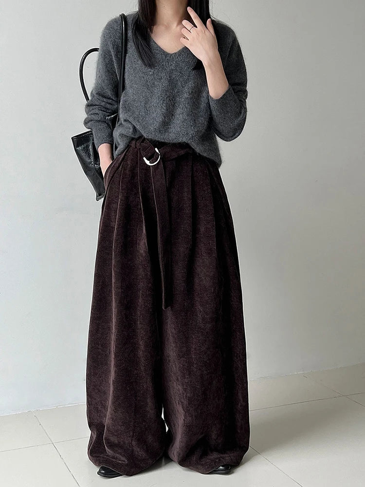 High-Waist Velvet Wide-Leg Trousers – Black / Coffee