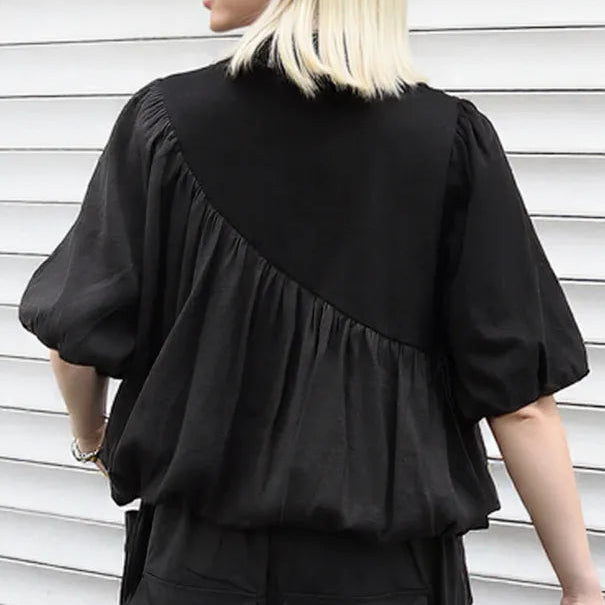 Asymmetric Gathered Bubble Top – Black-SimpleModerne