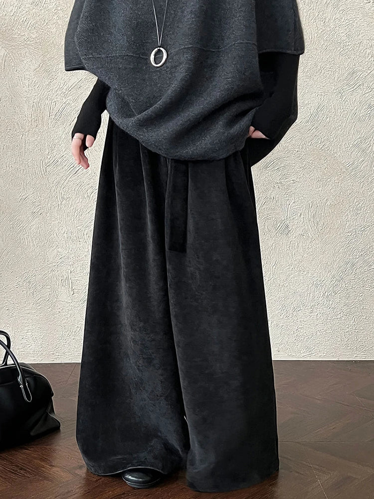 High-Waist Velvet Wide-Leg Trousers – Black / Coffee