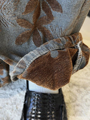 Floral Flock Wide-Leg Denim Jeans – Washed Blue-SimpleModerne