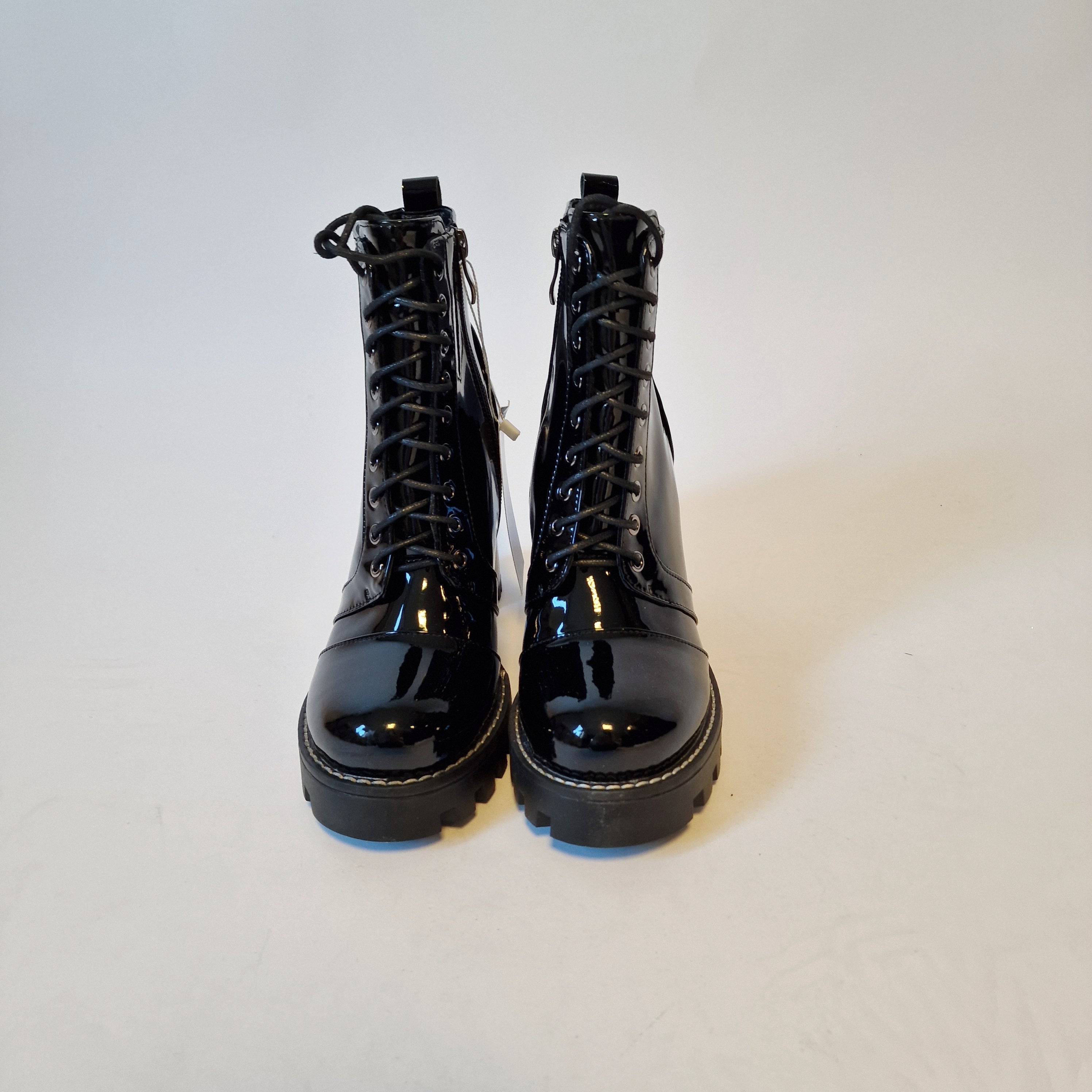 Simple black boots shop