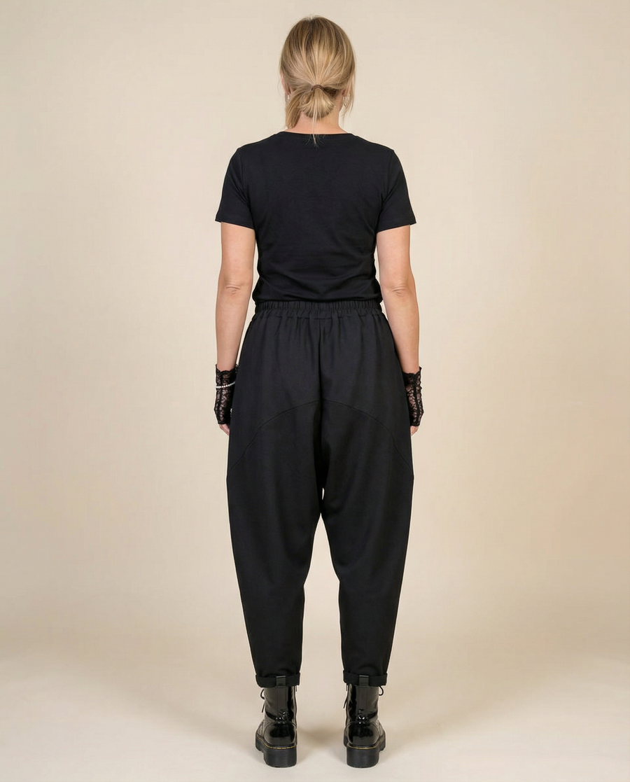 Street Style Black Harem Trousers with Relaxed Fit and Modern Edge-SimpleModerne