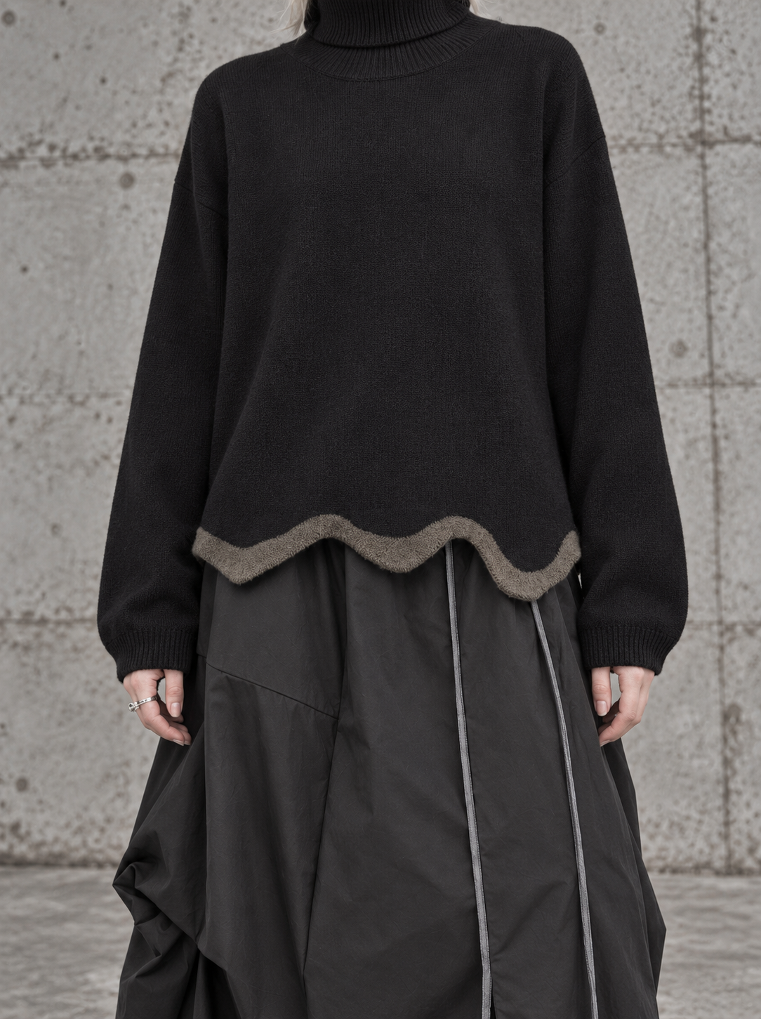 Black Wave Hem Turtleneck Pullover-SimpleModerne
