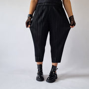 Simple Moderne Pleated Capri Trousers-SimpleModerne