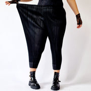 Simple Moderne Pleated Capri Trousers-SimpleModerne