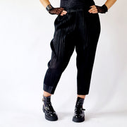 Simple Moderne Pleated Capri Trousers-SimpleModerne