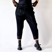 Simple Moderne Pleated Capri Trousers-SimpleModerne