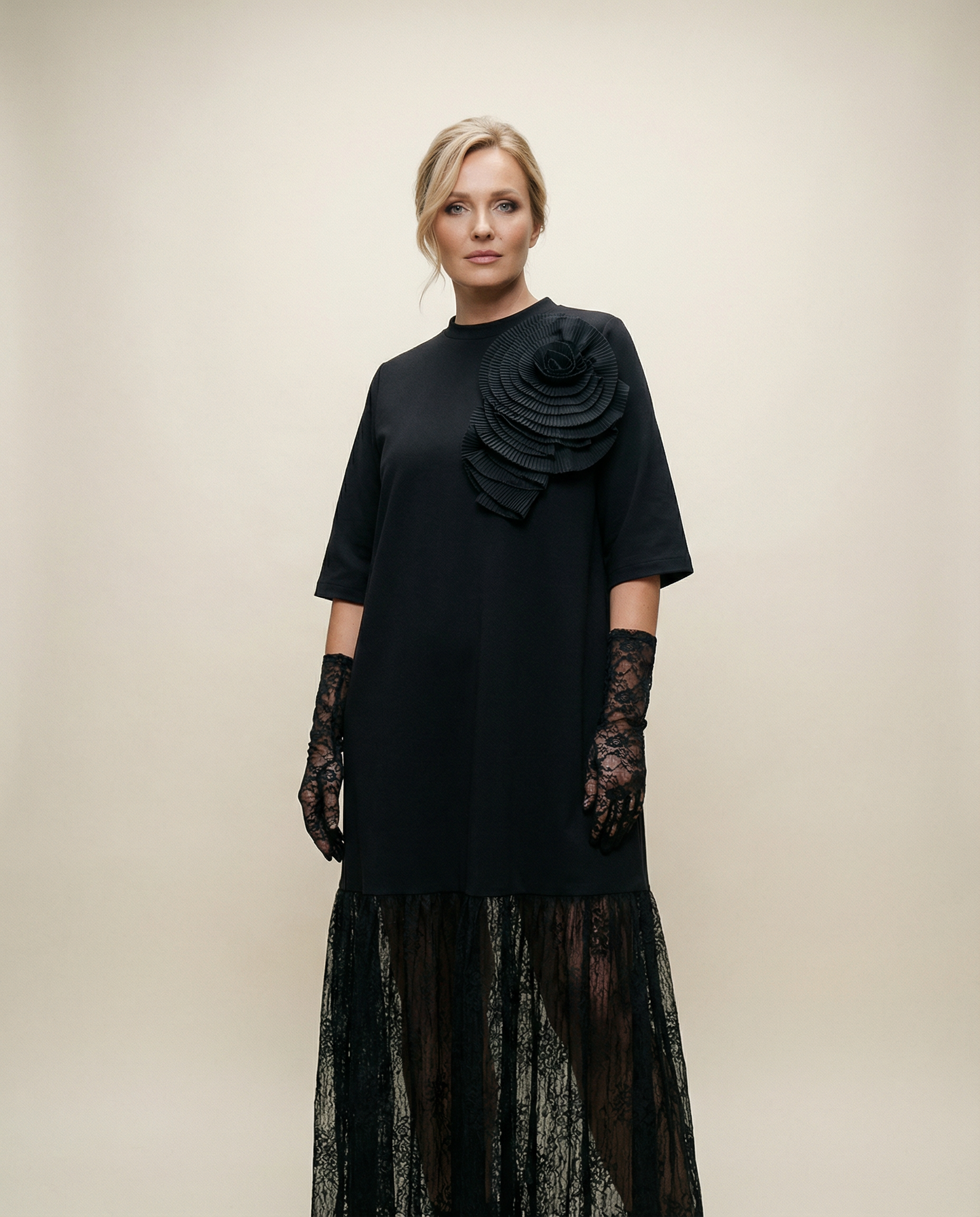 Oversized 3D Flower Pullover Dress with Lace Hem