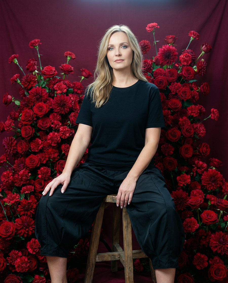 Bold Design Balloon Trousers with Relaxed Fit and Pleated Details