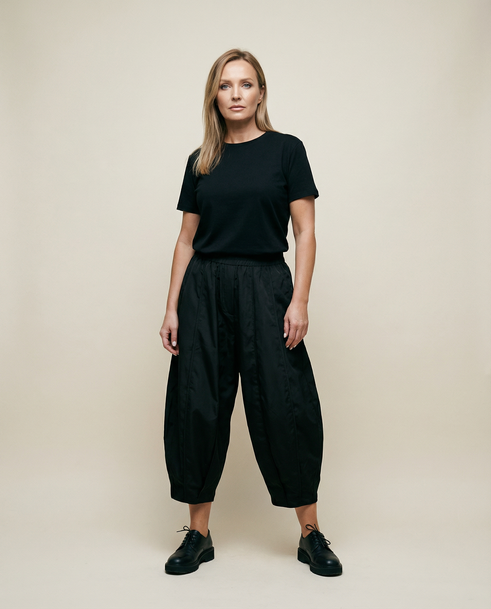 Bold Design Balloon Trousers with Relaxed Fit and Pleated Details-SimpleModerne