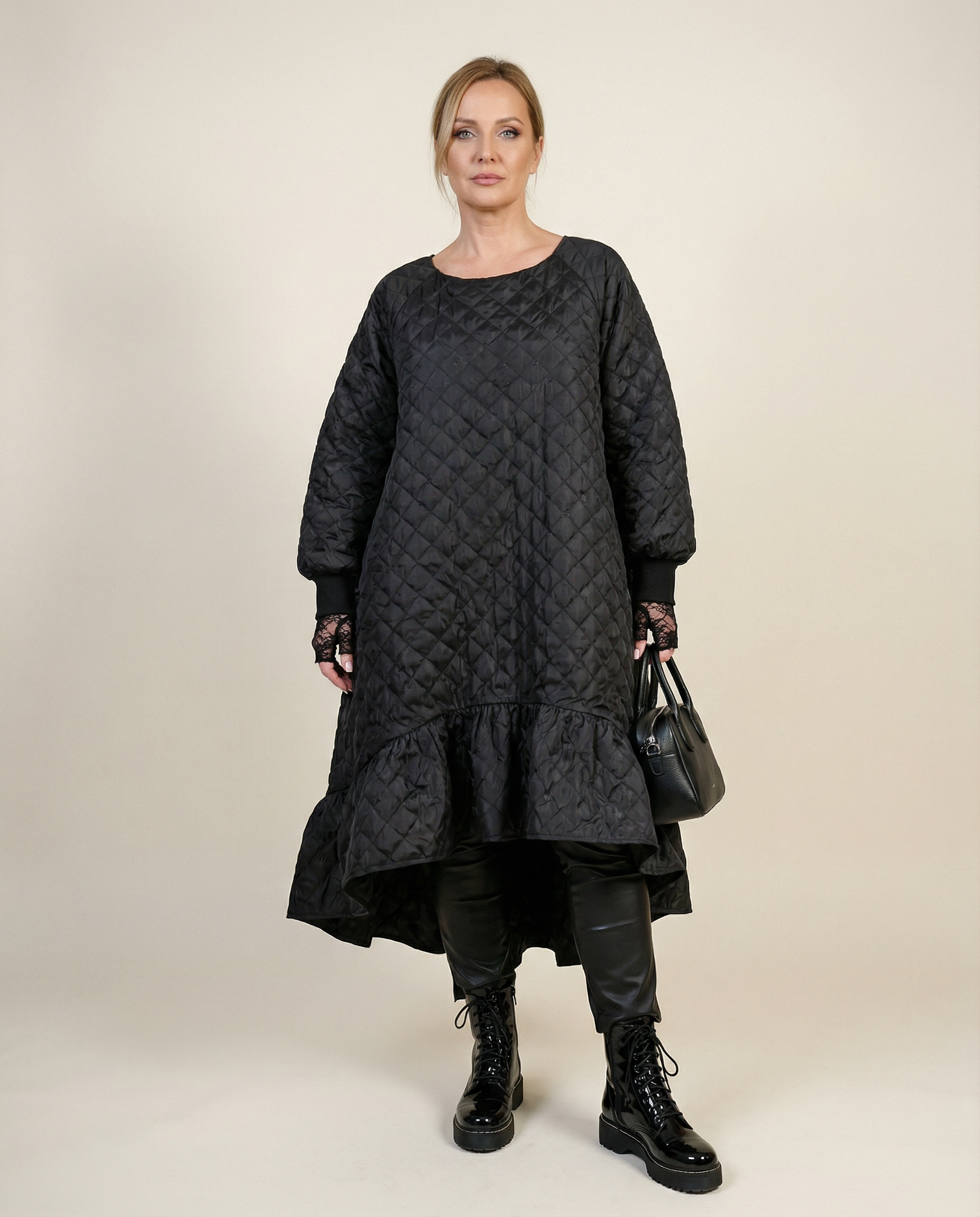 Gestepptes Winterkleid mit Rollkragen und Strickbündchen – warmes und stylisches Design bis zur Mitte der Wade