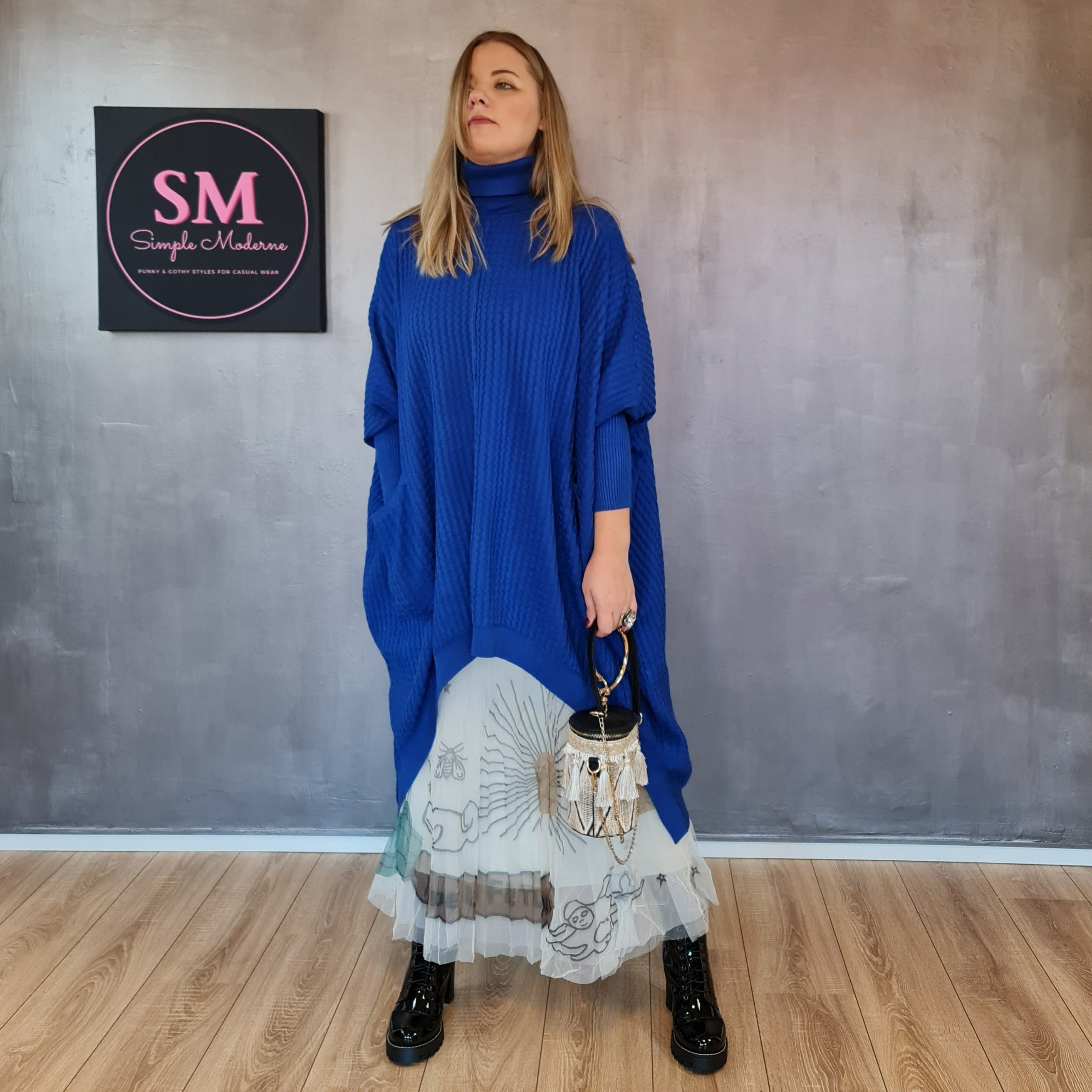 Urban Meets Urban Laisvalaikio Nuotaka Oversize Fit Blue Sweater-SimpleModerne