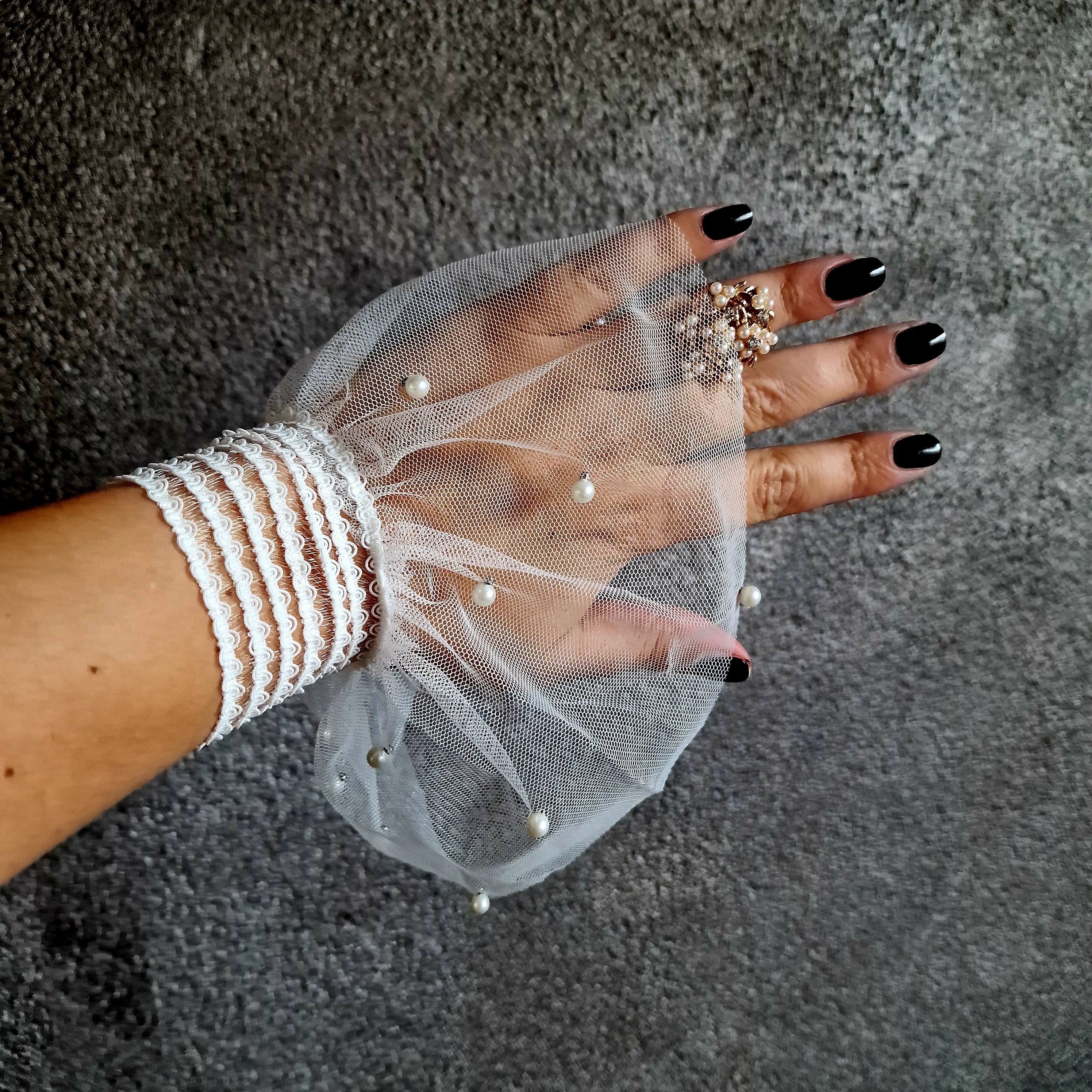 Casual Minimal Goth Romantic White Tulle Cuffs-SimpleModerne
