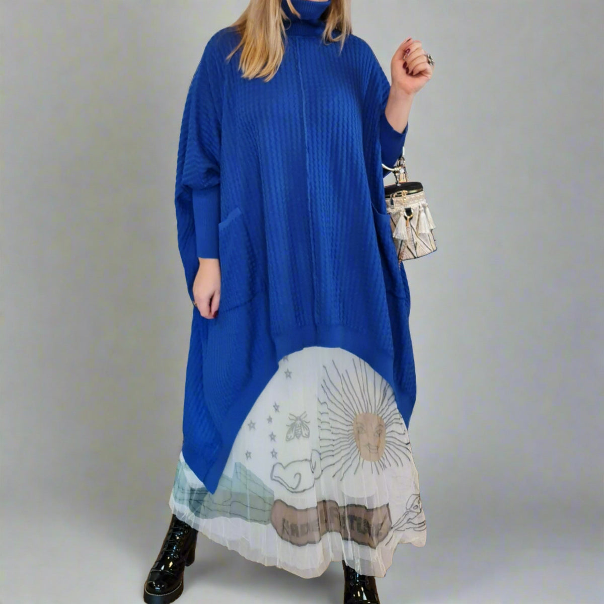 Urban Meets Urban Laisvalaikio Nuotaka Oversize Fit Blue Sweater-SimpleModerne